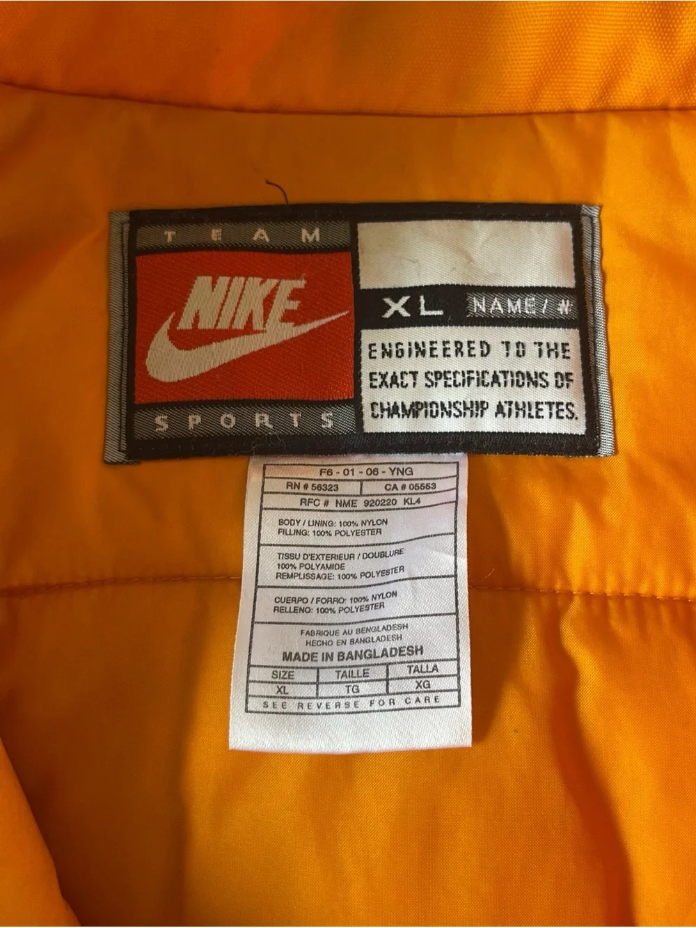 Vintage Nike Tennessee Volunteers Puffer Jacket XL NCAA Retro Y2K Winter Coat